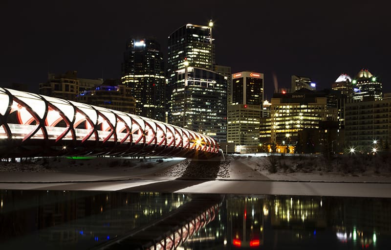 Puente de la Paz de noche