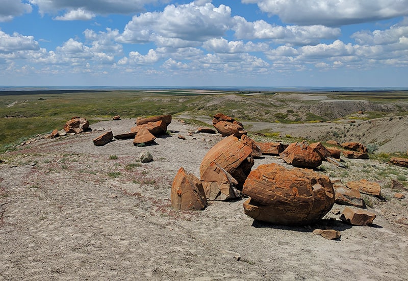 alberta tourist attractions summer