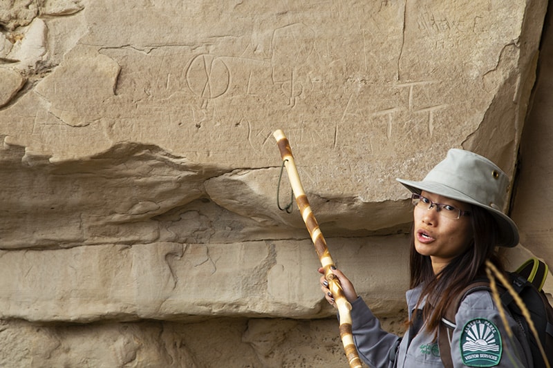 Rock Art Tour, Writing-on-Stone Provincial Park