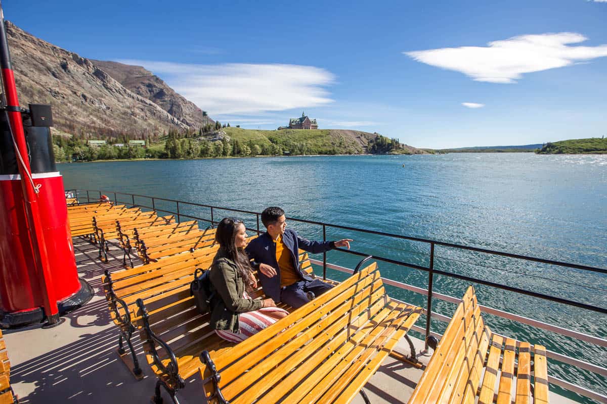 Shoreline Cruise in Waterton