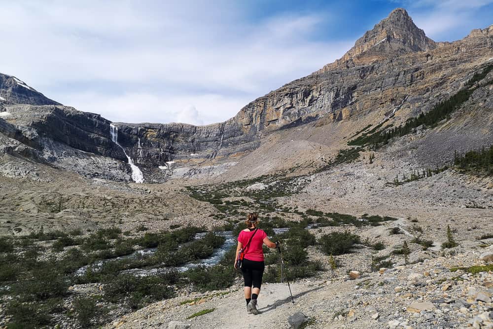 Easy hike to Bow Glacier Falls