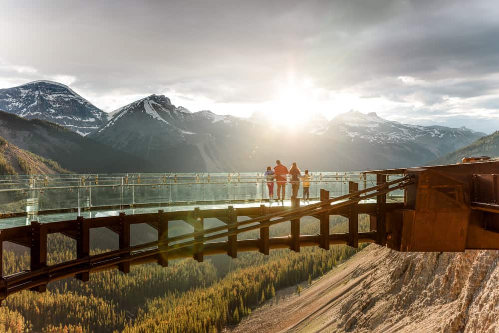 Take in the views from the Columbia Icefield Skywalk