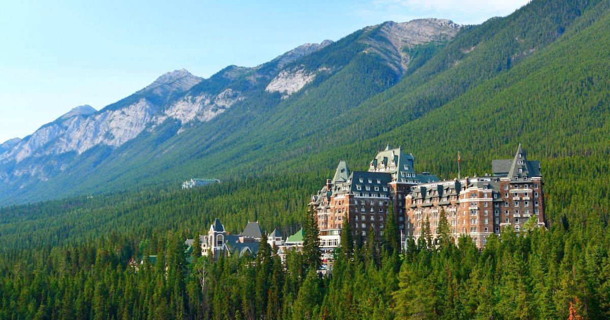 The BEST Hotels and Accommodations in Banff, Alberta (for 2022)