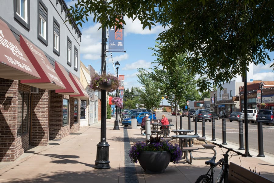 A quick day trip from Edmonton to Leduc and stroll down the Main Street in summer.