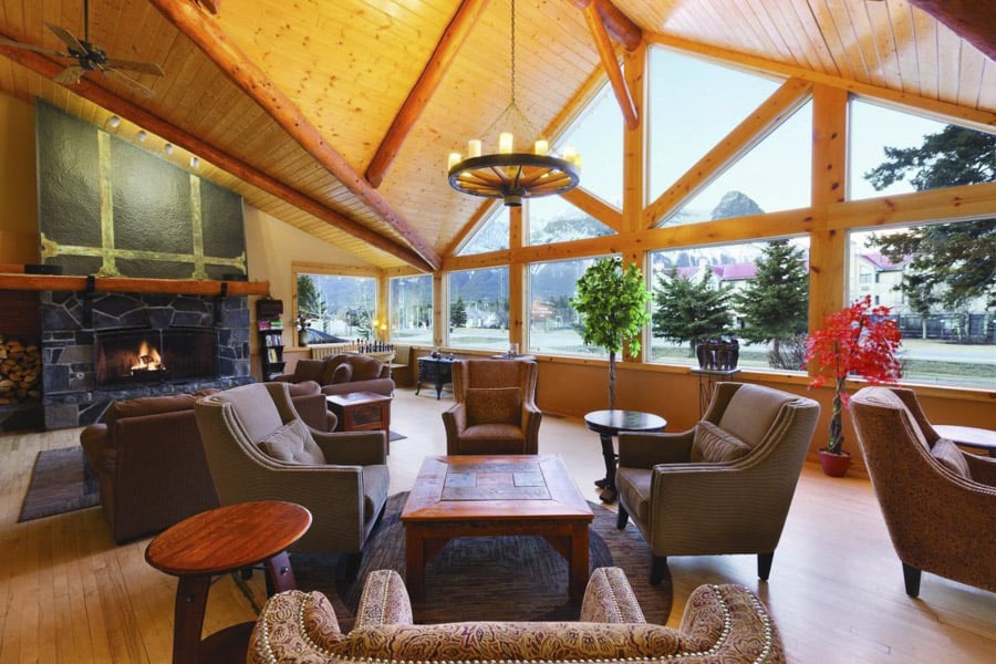 The lounge at Canmore Rocky Mountain Inn