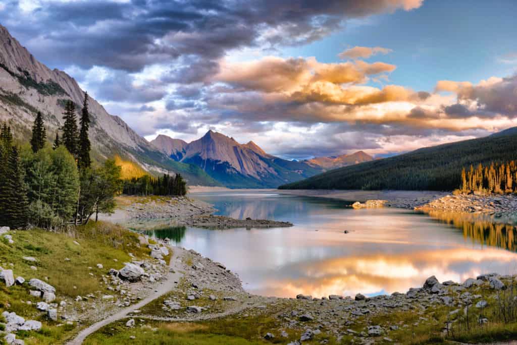 Medicine Lake Jasper National Park