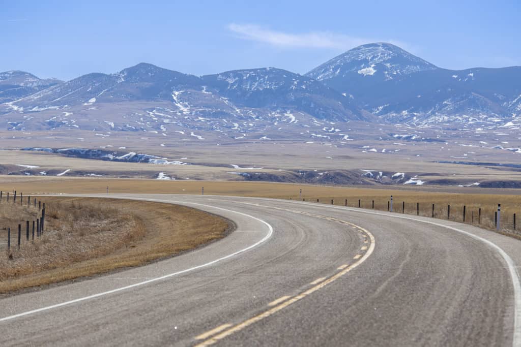 The road leading to Writing-on-Stone Provincial Park