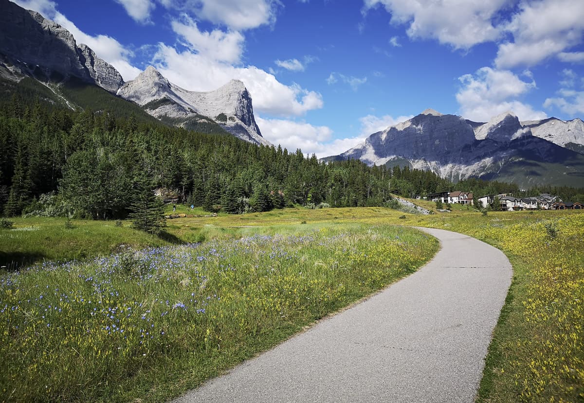 Three Sisters Pathway