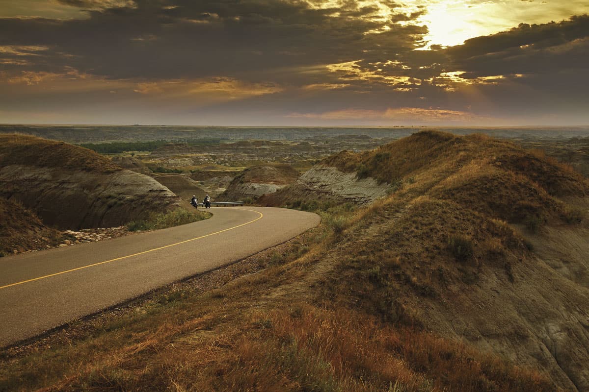 Road to Dinosaur Provincial Park