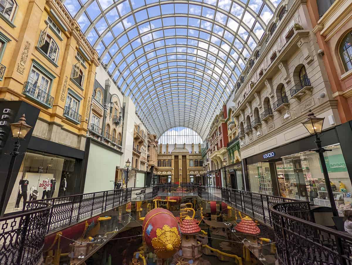 19 EXCITING Things to Do at West Edmonton Mall (for 2023)