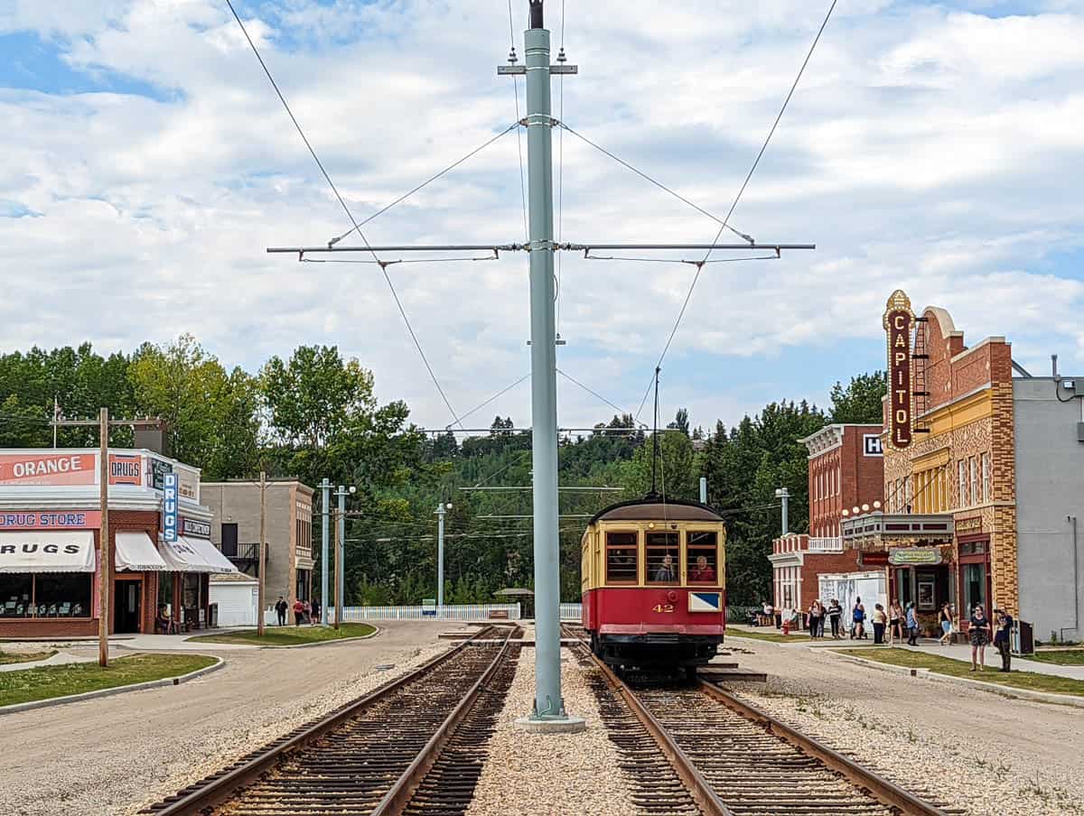 Fort Edmonton Street Car and Theatre