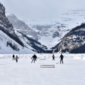 12 AMAZING Spots for Ice Skating in Banff National Park