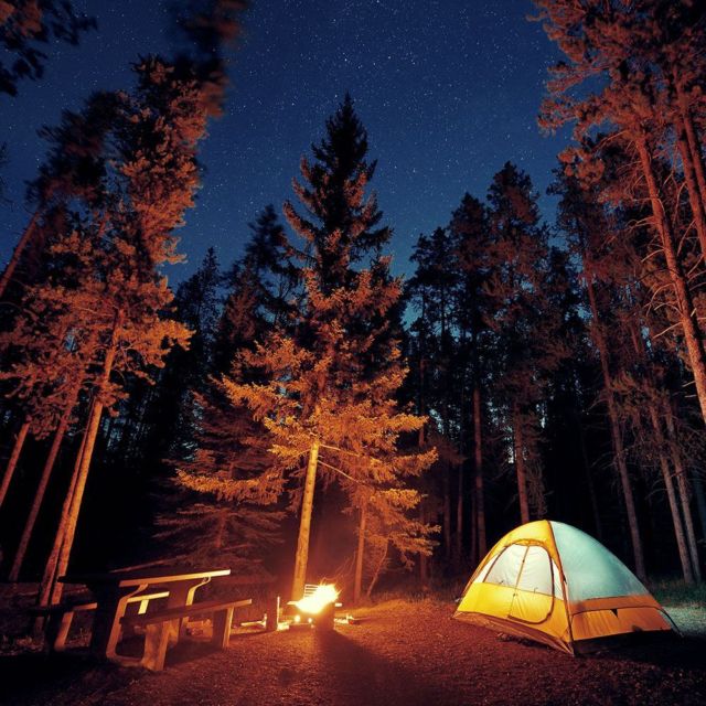 The infamous May-long weekend is soon upon us! As any camping-lovers in Alberta know, this weekend is historically a total crap-shoot when it comes to the weather. What do you think? Will it be ❄️ or 🌧️ or ☀️ this weekend?