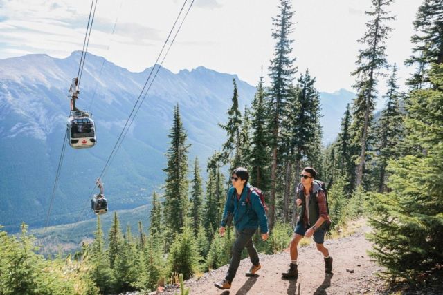 Are you a hiker or a rider? 🤔 (For the record...we love to hike, but have only ever taken the gondola up Sulphur Mountain!) 

📷 from Travel Alberta/Chris Amat